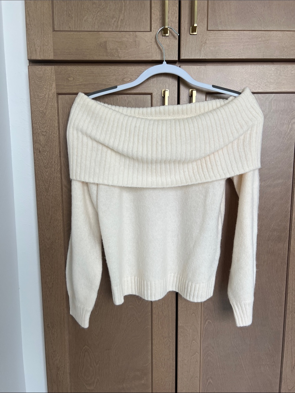 Abercrombie Off-Shoulder Cream Ribbed Foldover Sweater